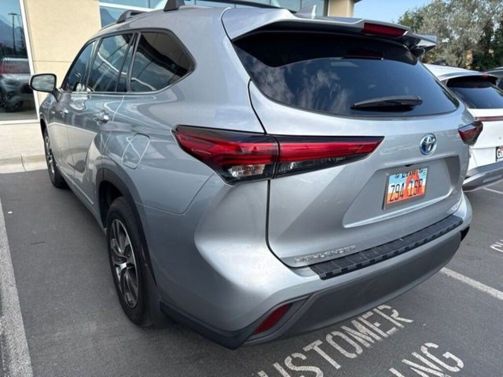 Used 2020 Toyota Highlander Hybrid XLE SUV