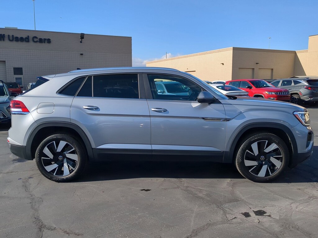 Used 2024 Volkswagen Atlas Cross Sport 2.0T SE w/Technology SUV