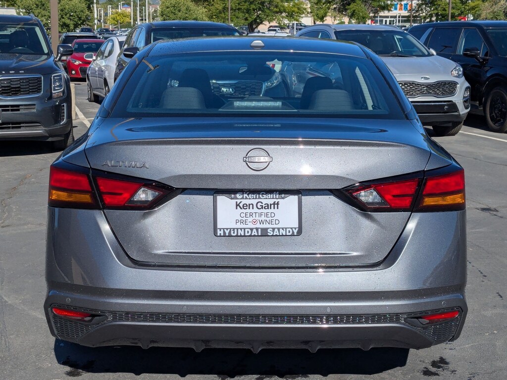 Used 2025 Nissan Altima SV Sedan