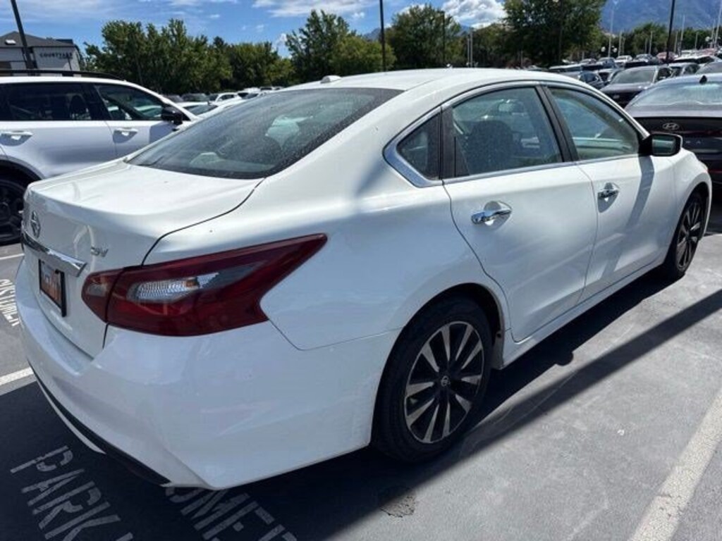 Used 2018 Nissan Altima 2.5 SV Sedan