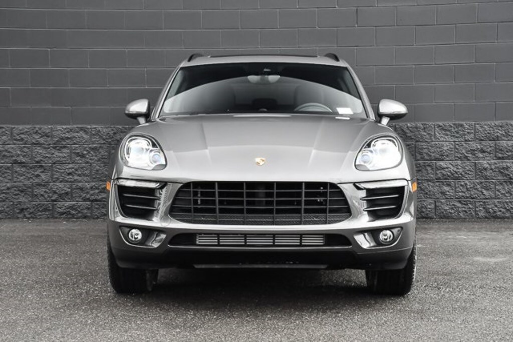New 2018 Porsche Macan Base SUV