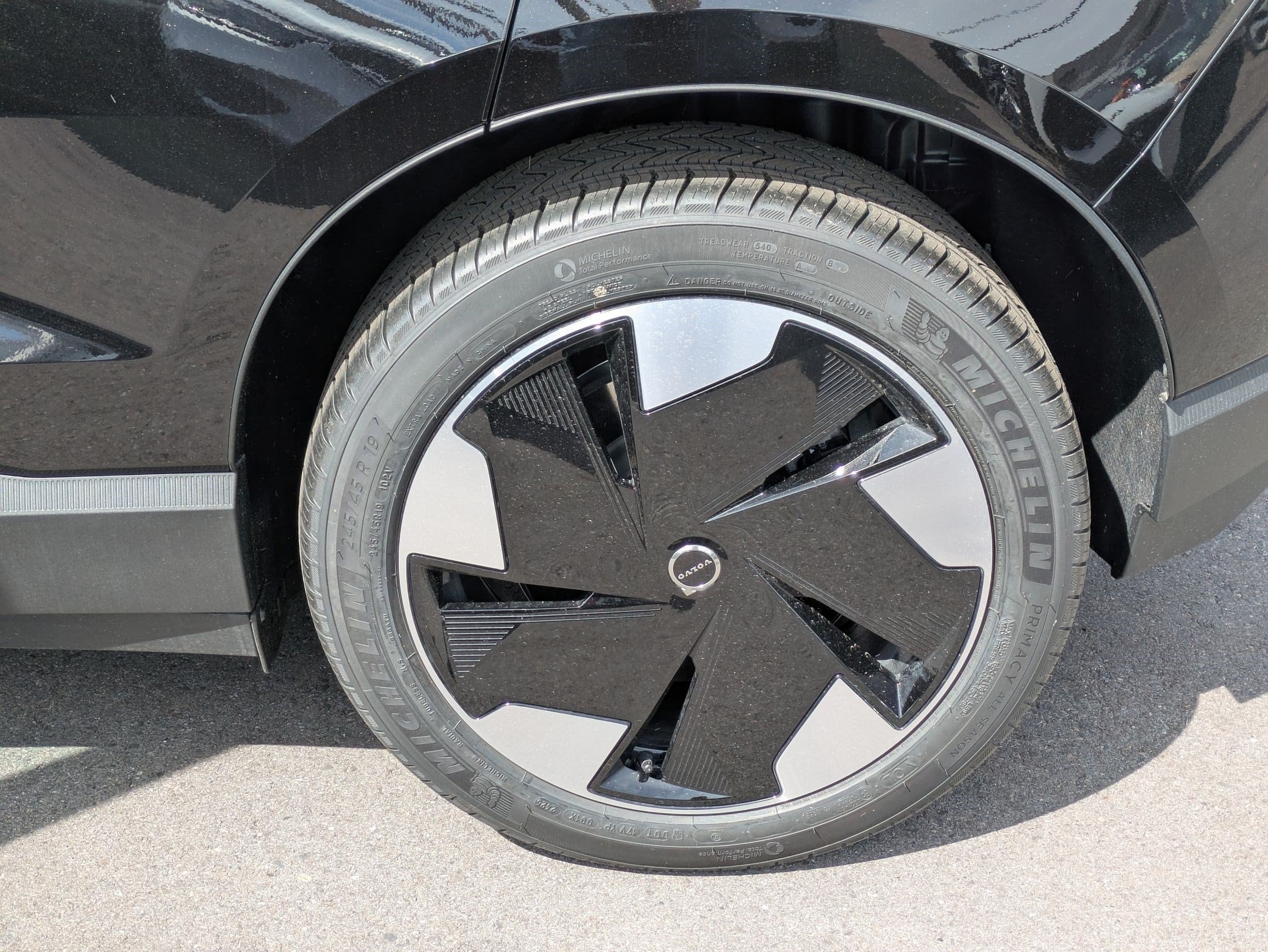 2026 Volvo EX30 Plus - Photo 15