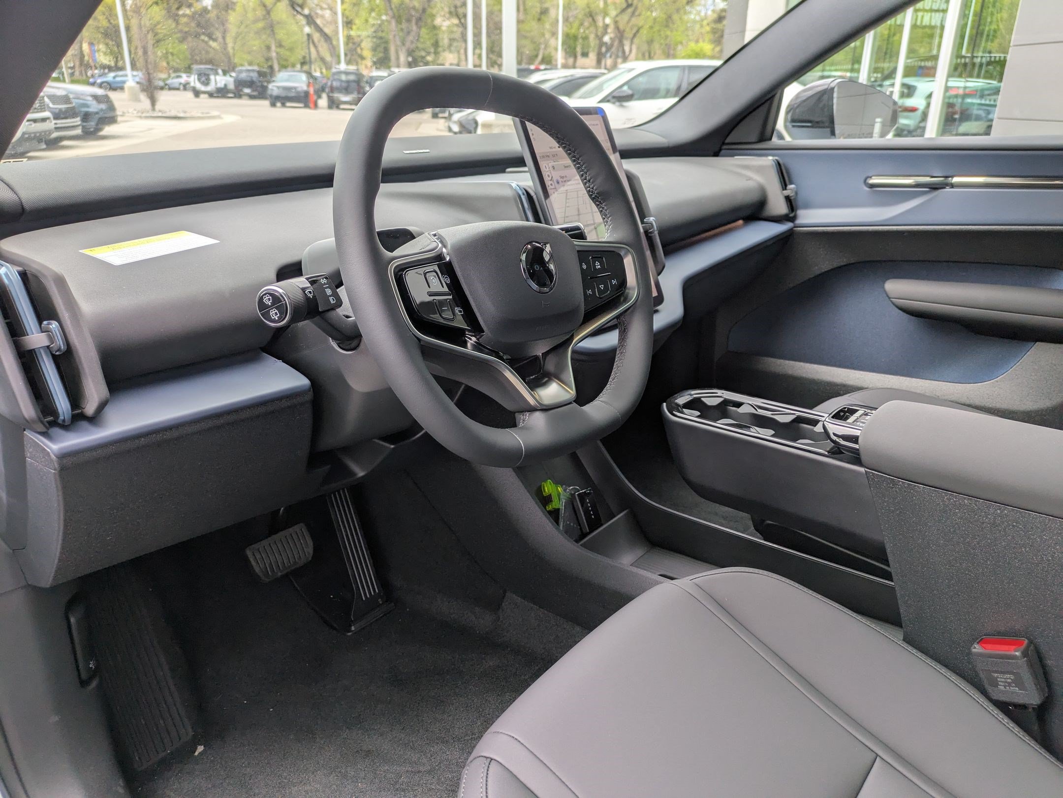 2026 Volvo EX30 Plus - Photo 9