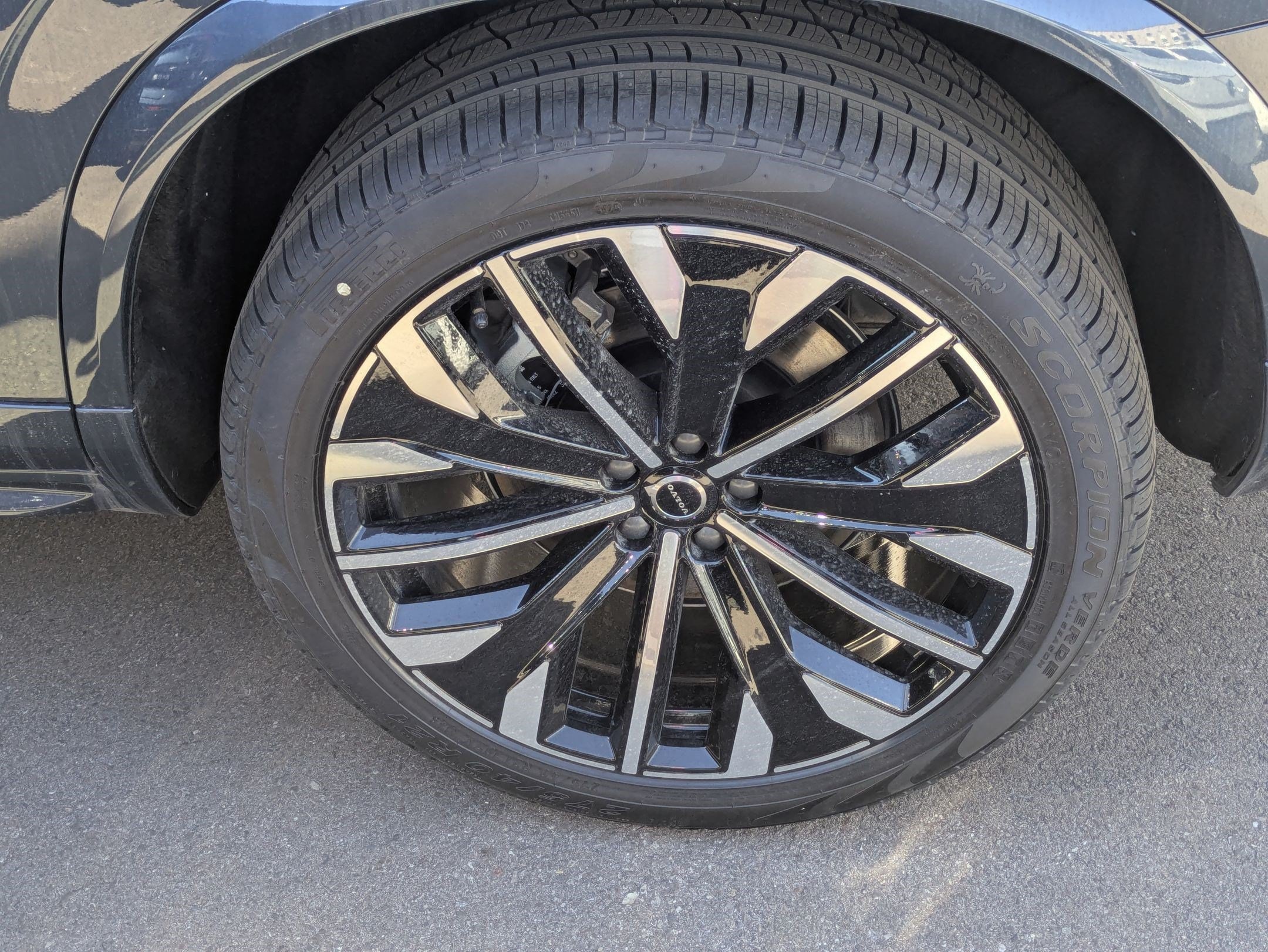 2026 Volvo XC90 Plus - Photo 15