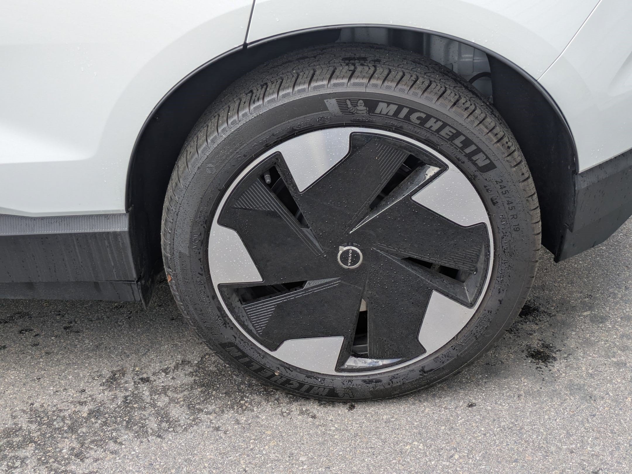 2026 Volvo EX30 Plus - Photo 15