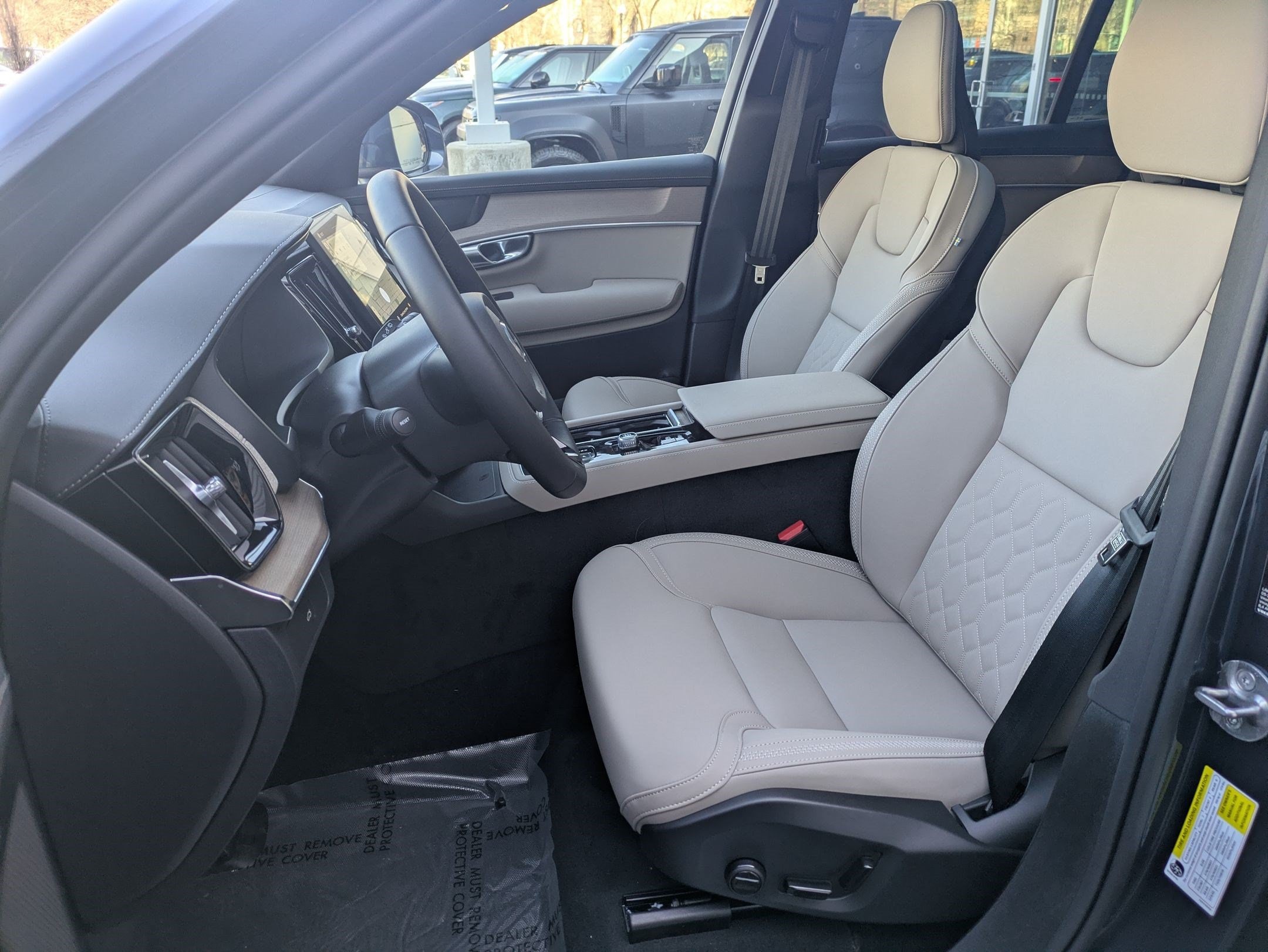 2026 Volvo XC90 Plus - Photo 14