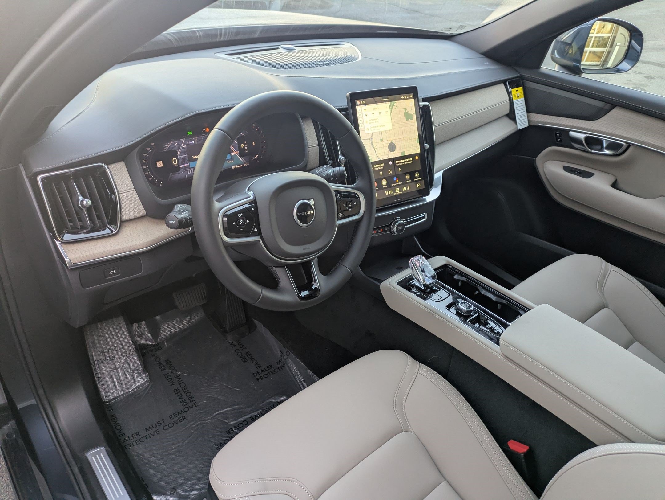 2026 Volvo XC90 Plus - Photo 11