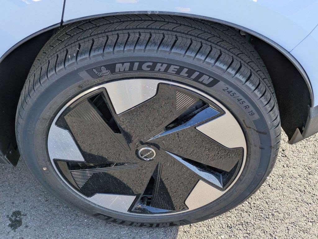 2026 Volvo EX30 Plus - Photo 17