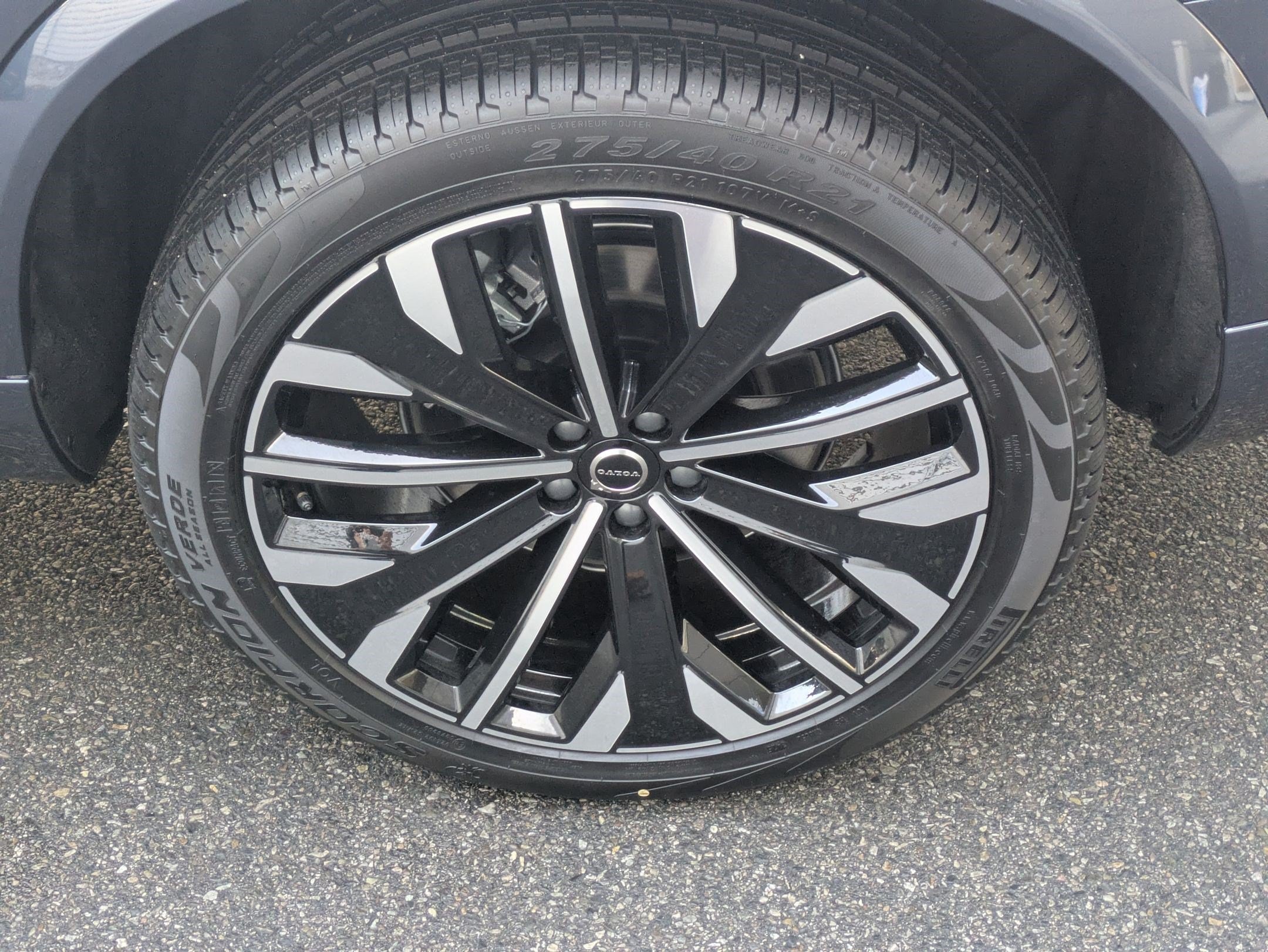 2026 Volvo XC90 Plus - Photo 16