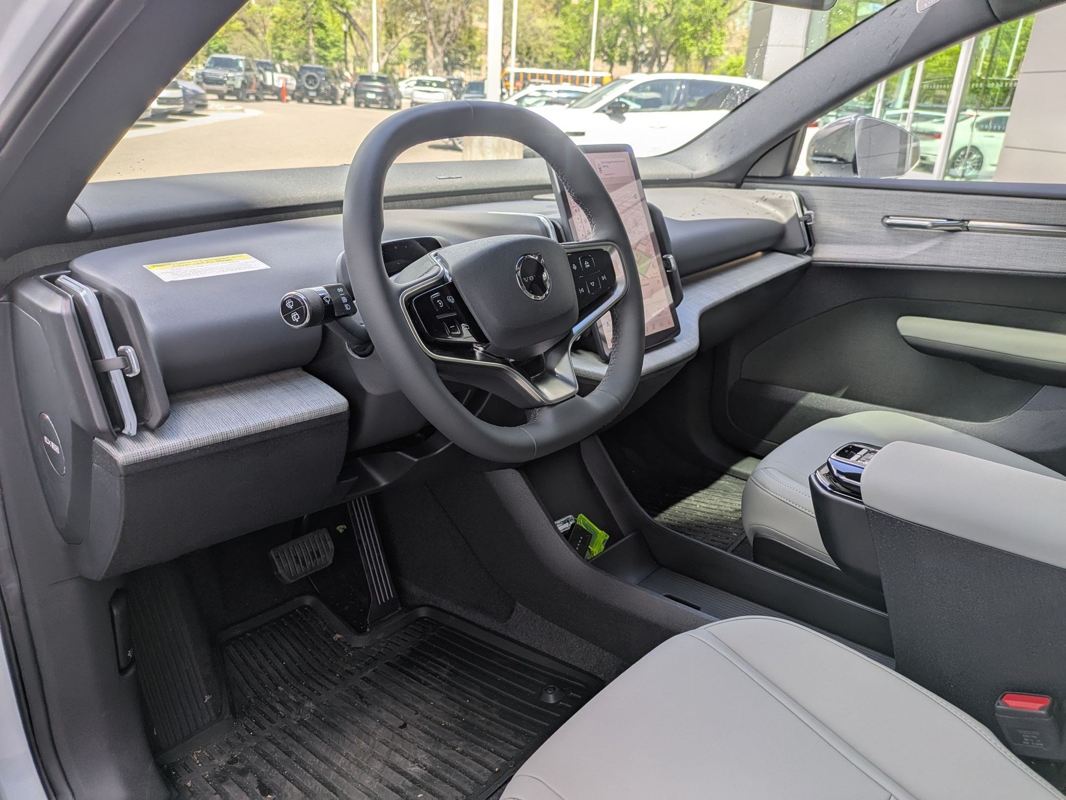 2026 Volvo EX30 Plus - Photo 9