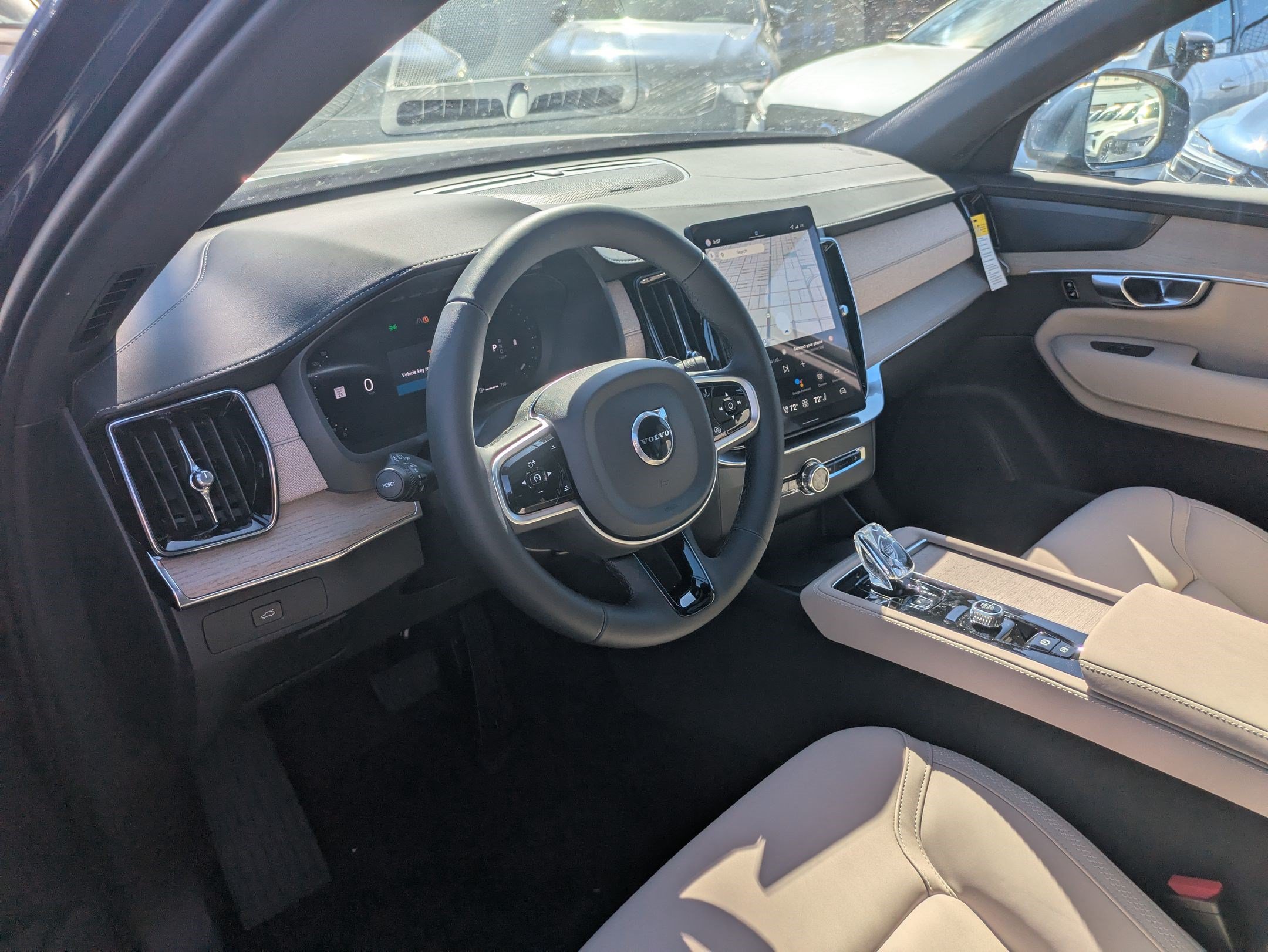 2026 Volvo XC90 Plus - Photo 9