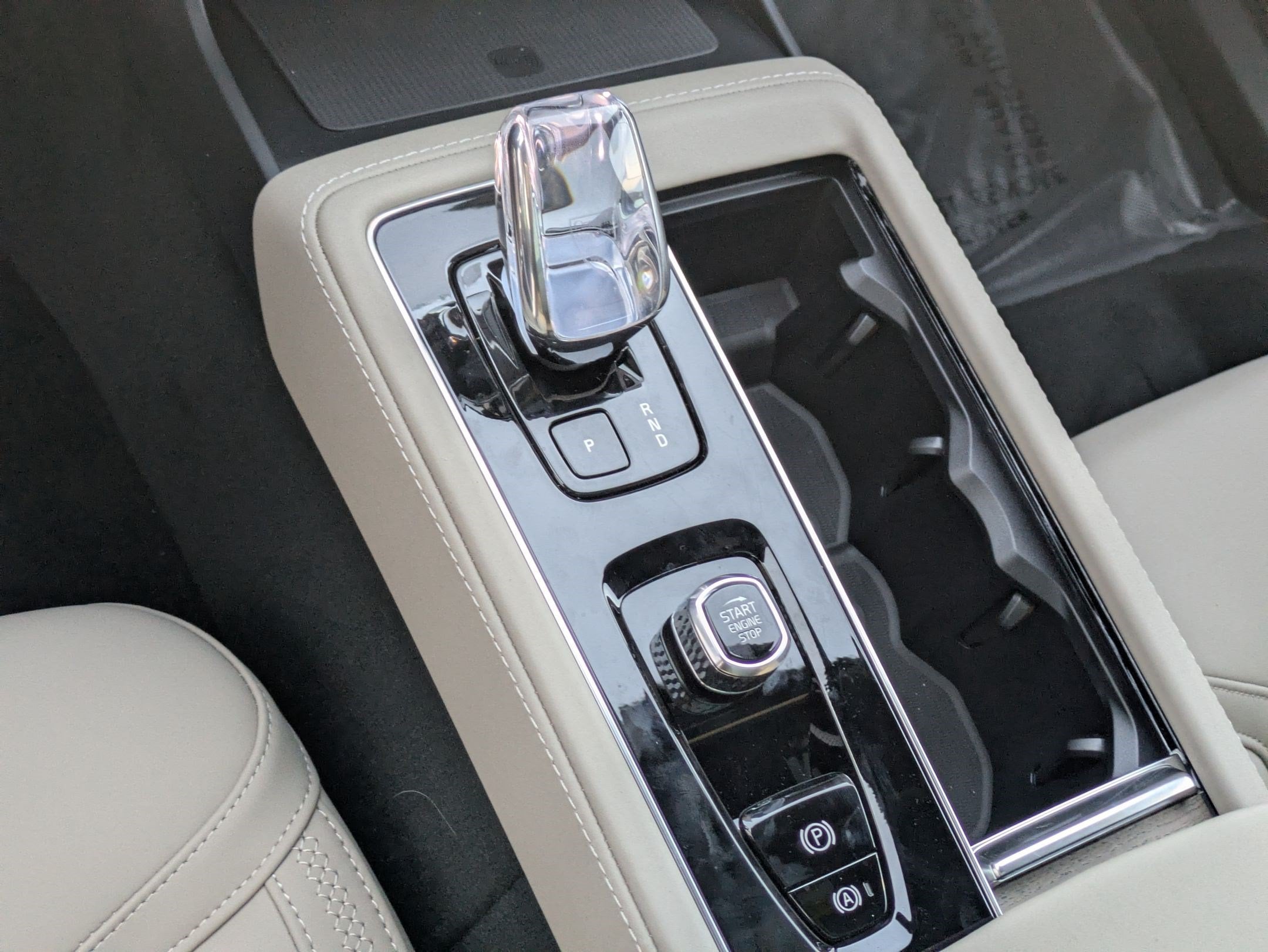 2026 Volvo XC90 Plus - Photo 12