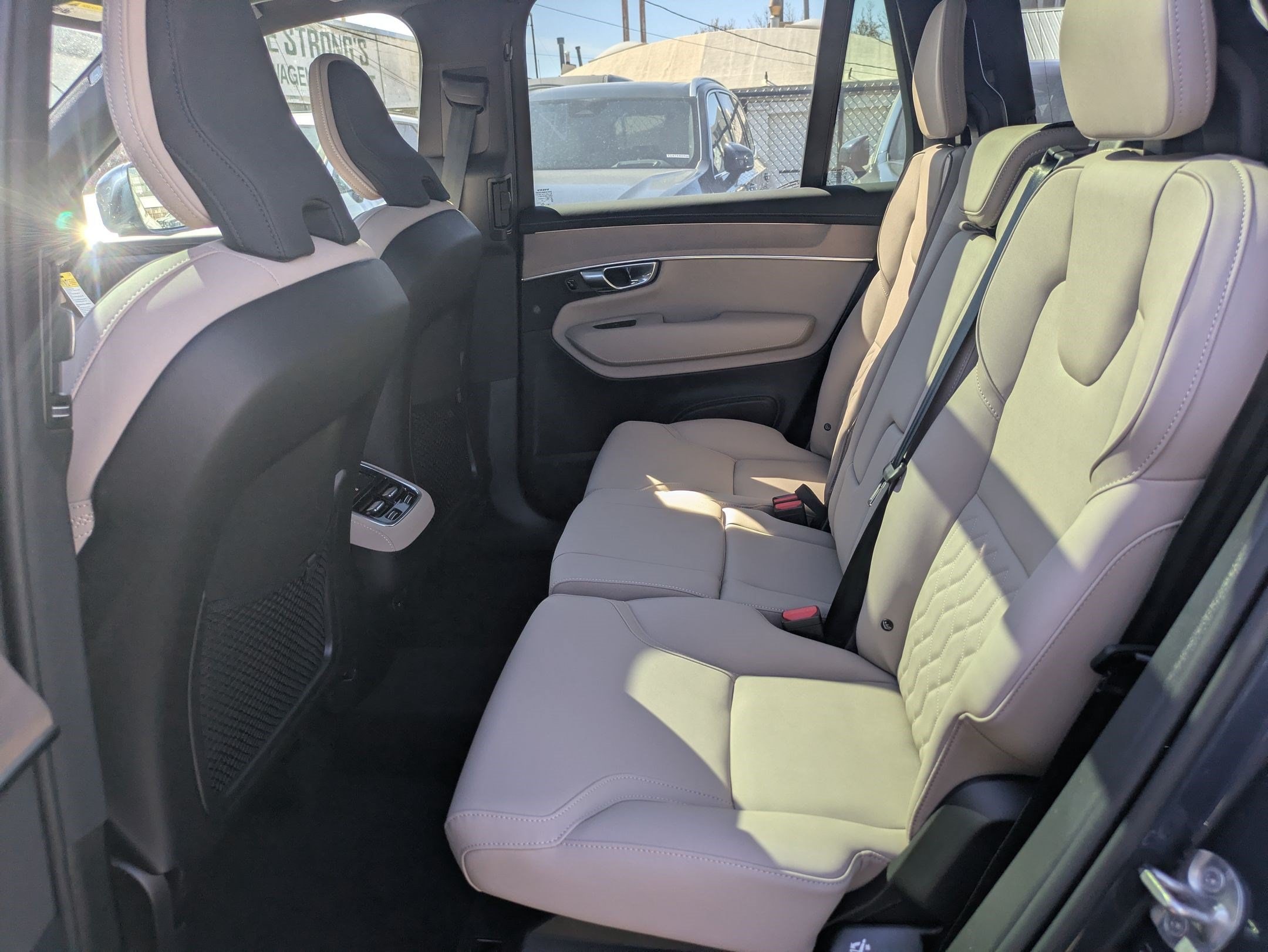 2026 Volvo XC90 Plus - Photo 14