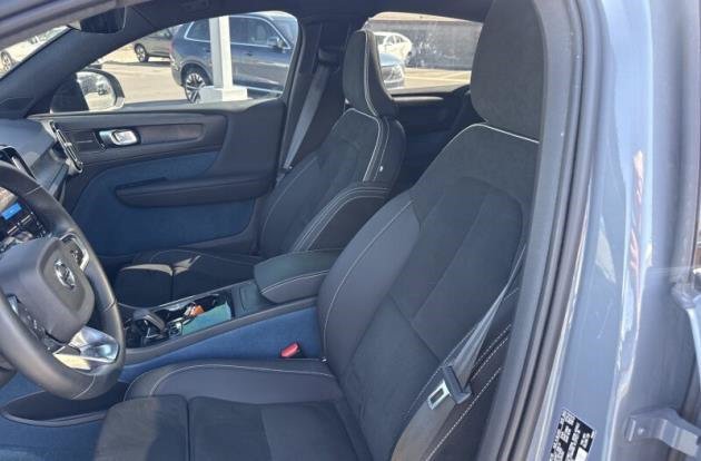 Used 2023 Volvo C40 Recharge Pure Electric Ultimate Twin eAWD Ultimate
