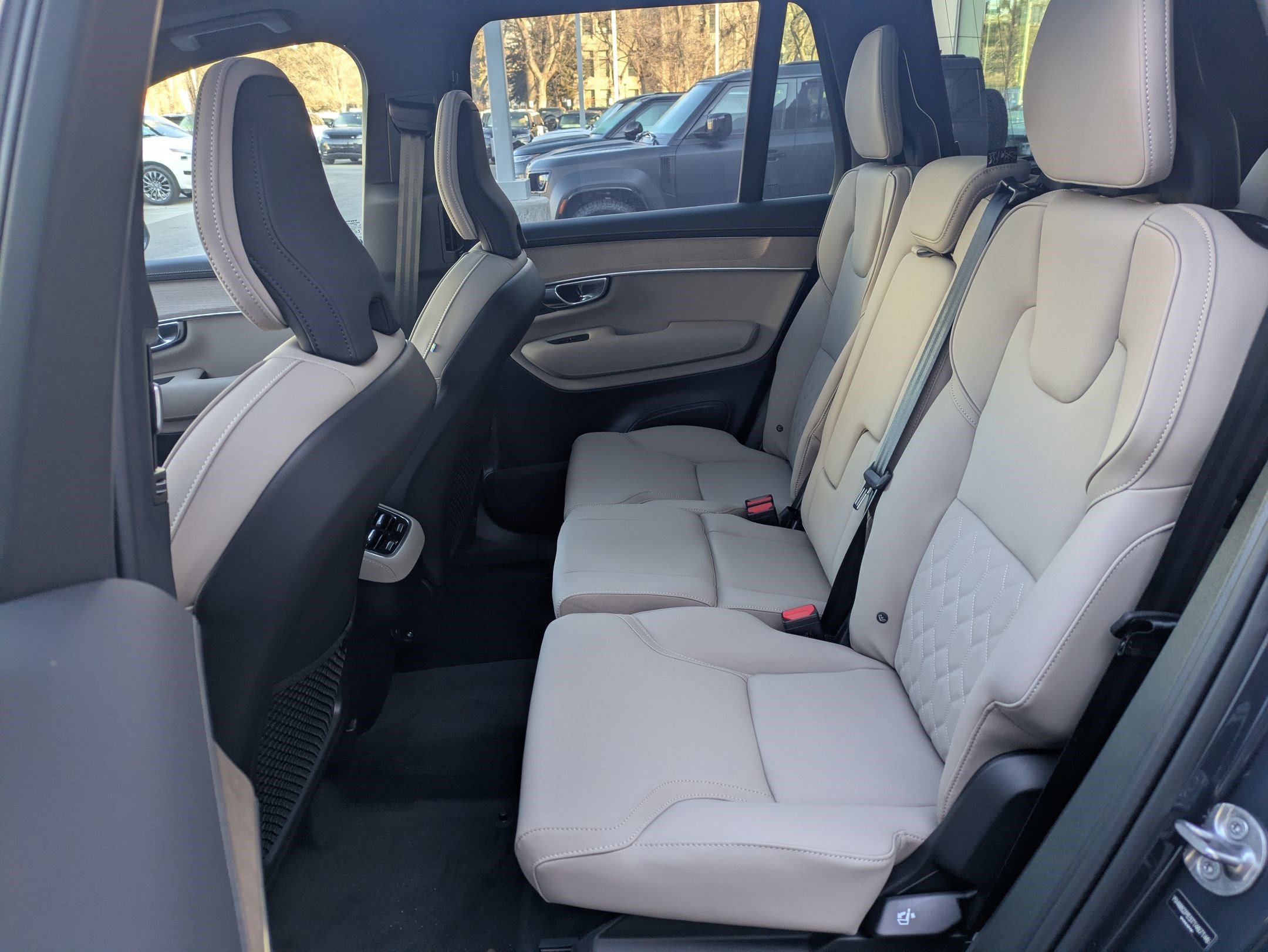 2026 Volvo XC90 Plus - Photo 15