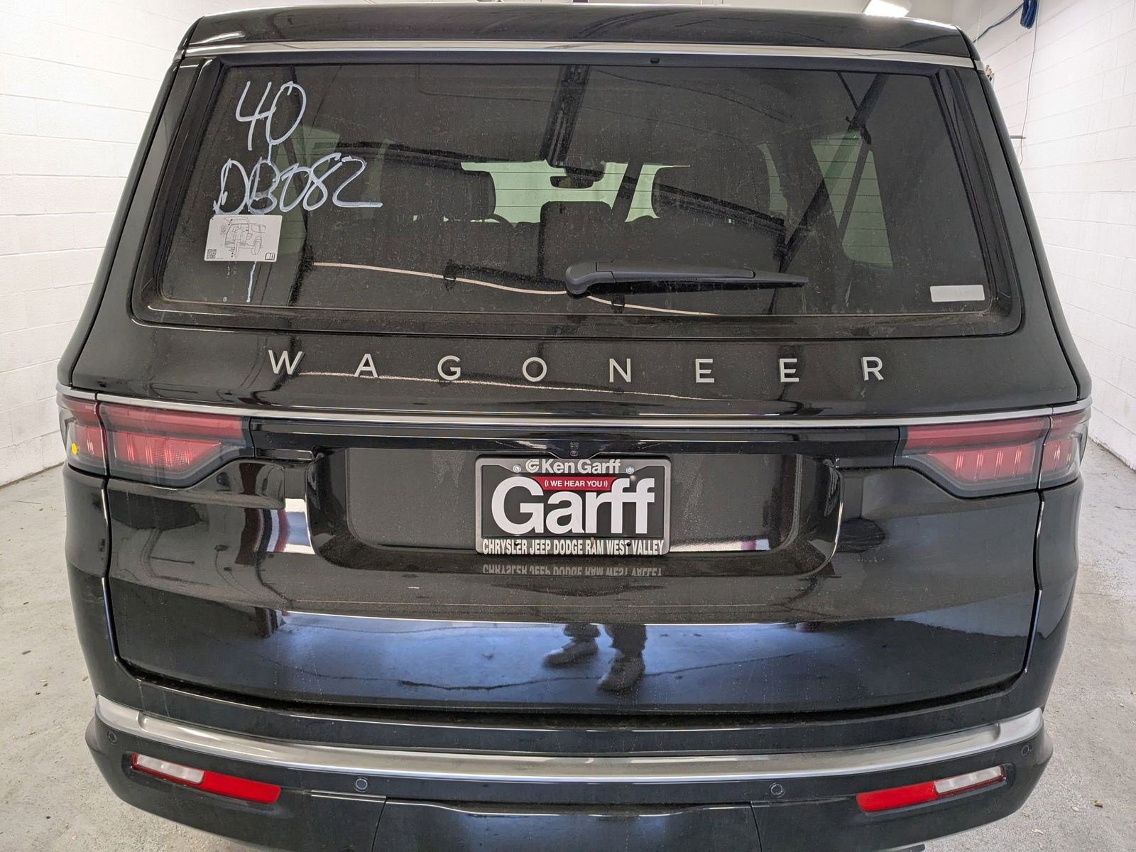 2025 Jeep Wagoneer L Base photo 2