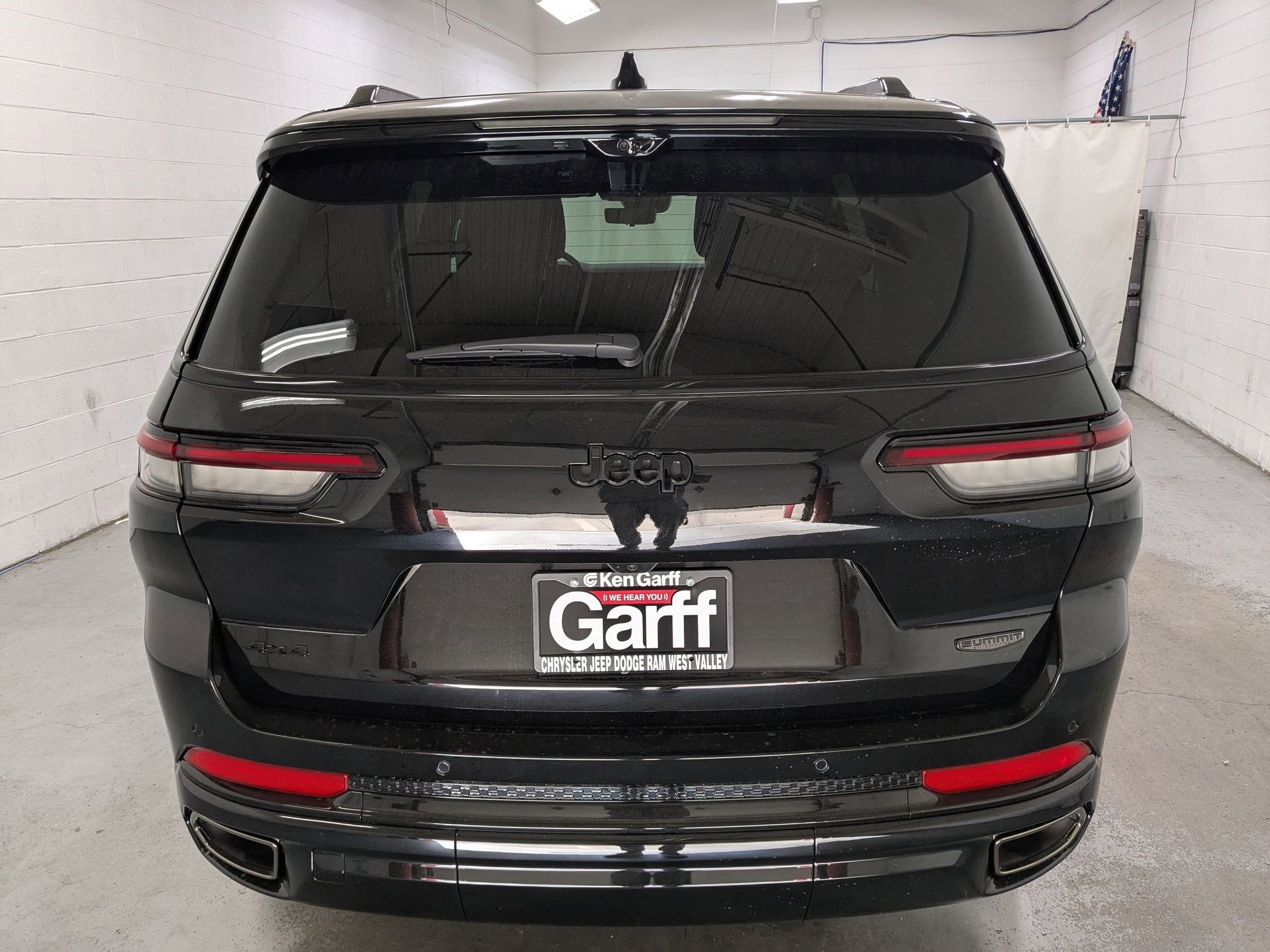 2025 Jeep Grand Cherokee L Summit photo 4