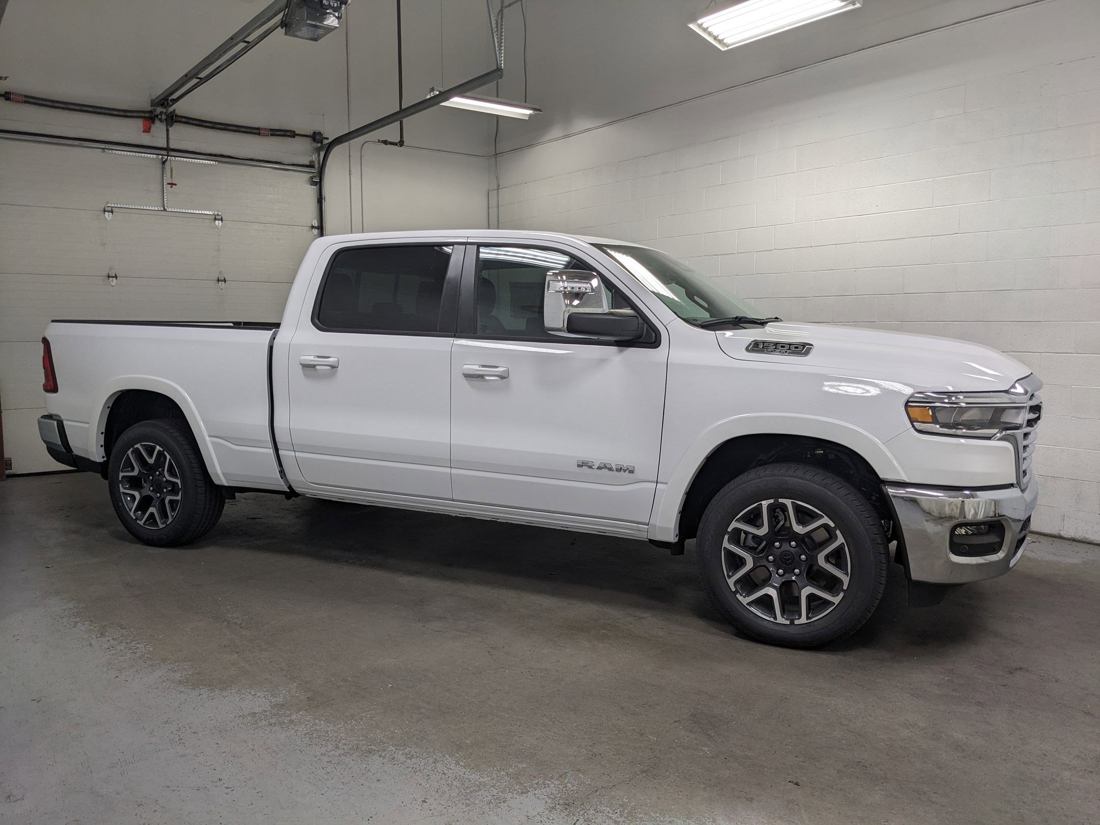 2025 Ram 1500 Laramie photo 2