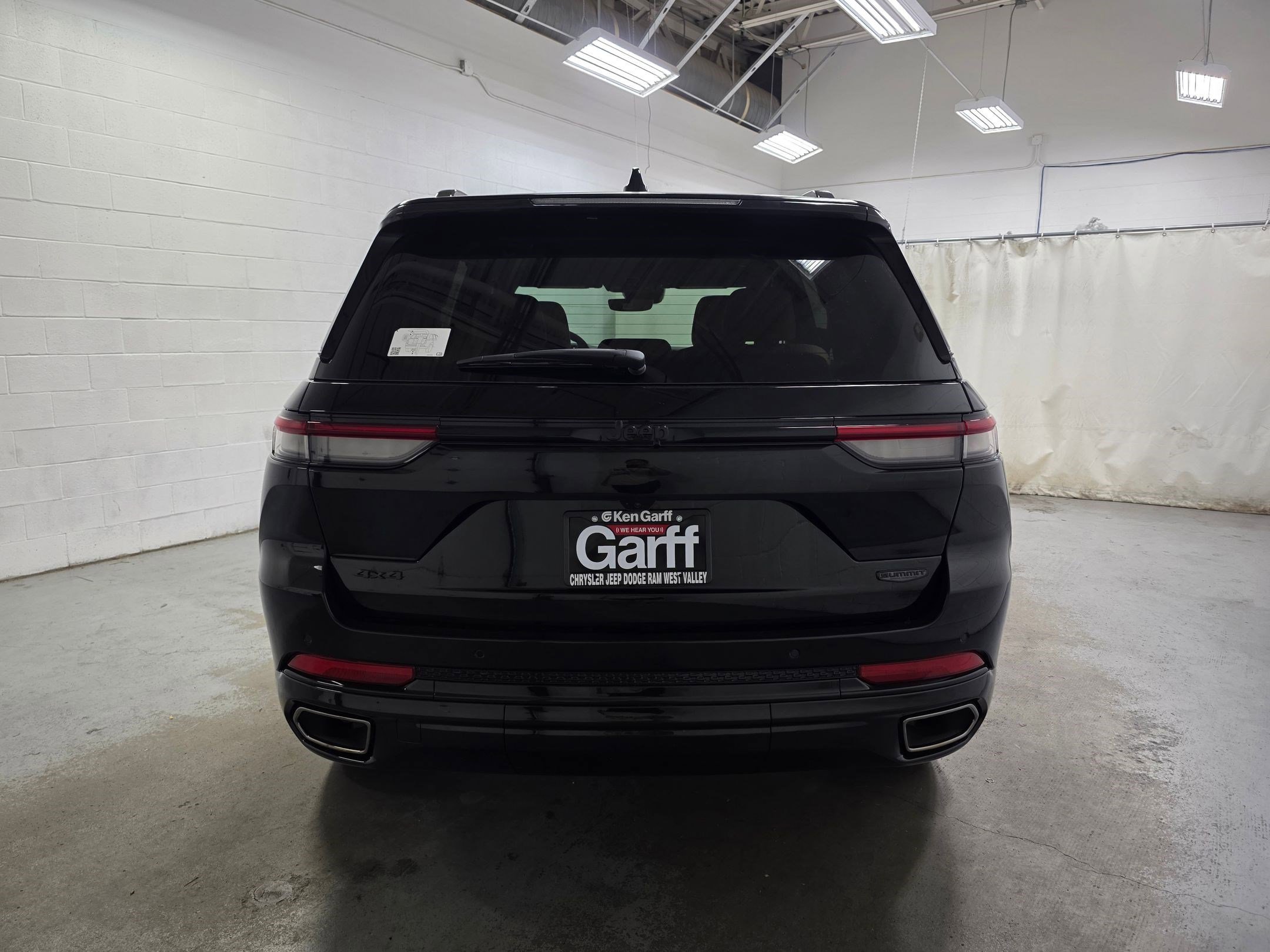 2025 Jeep Grand Cherokee Summit Reserve photo 4