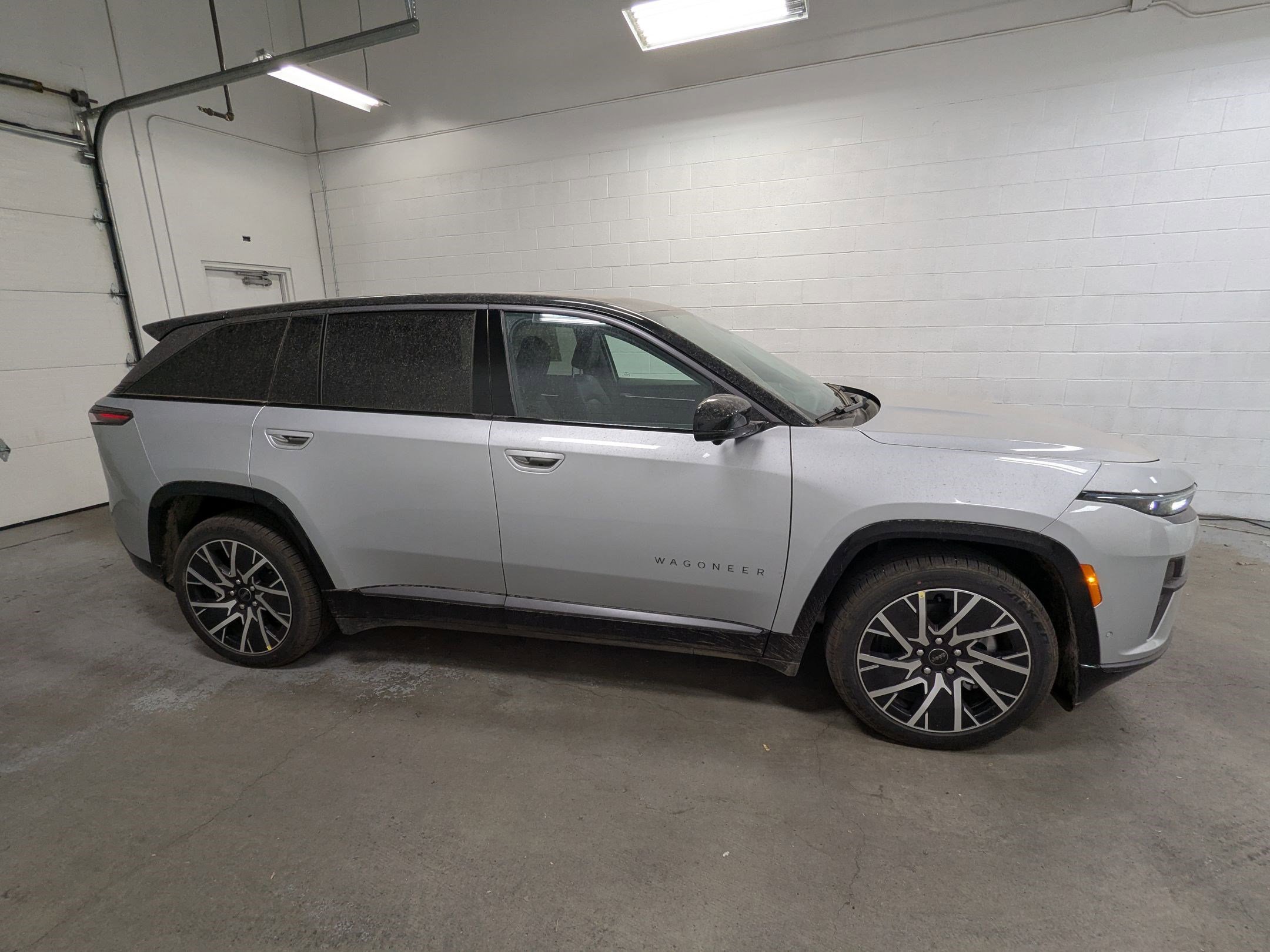 2025 Jeep Wagoneer S Limited photo 2