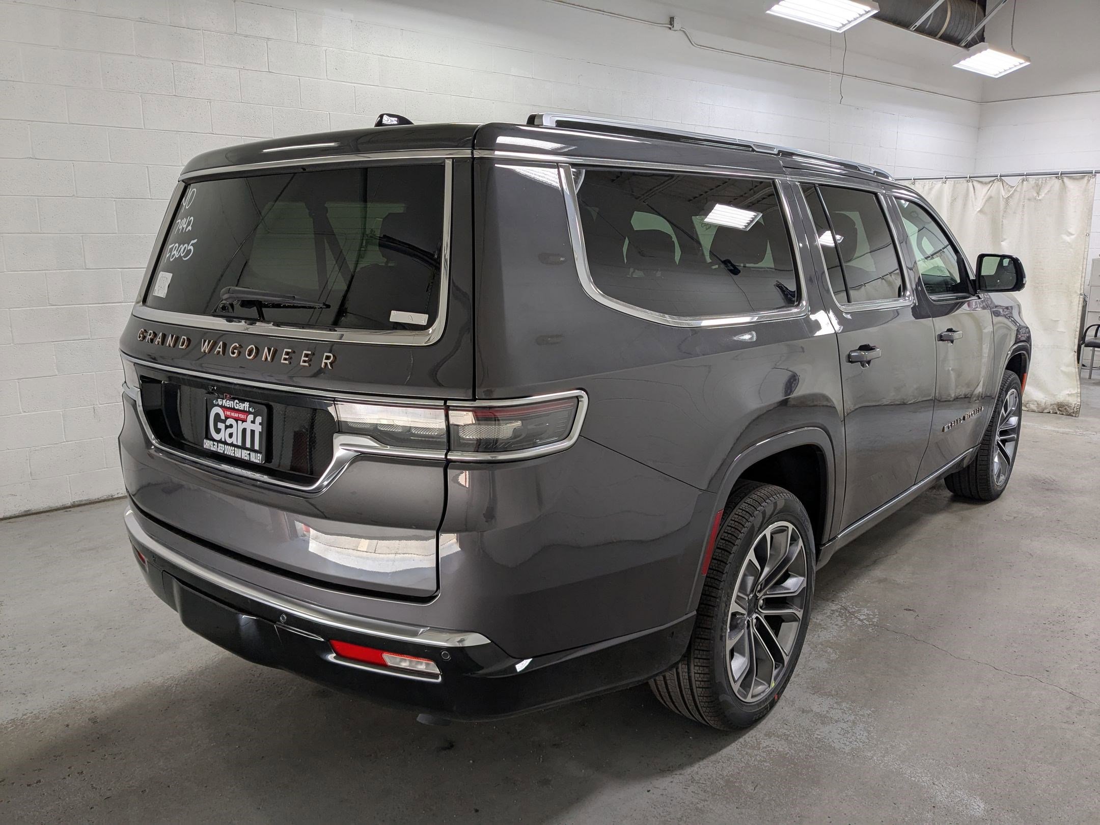 2025 Jeep Grand Wagoneer L III photo 2