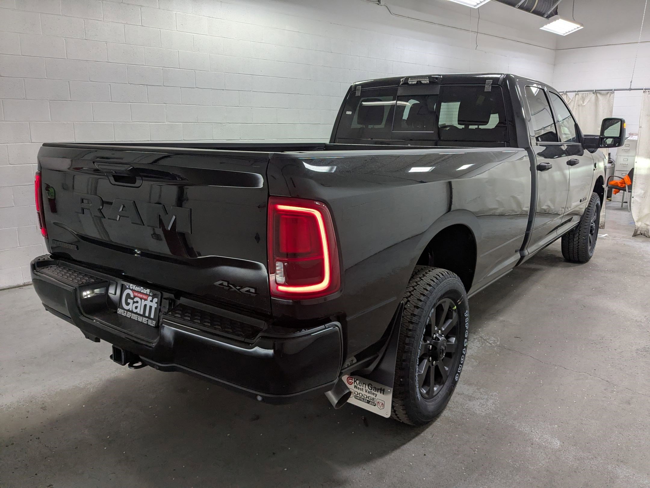 2025 Ram 3500 Big Horn photo 3