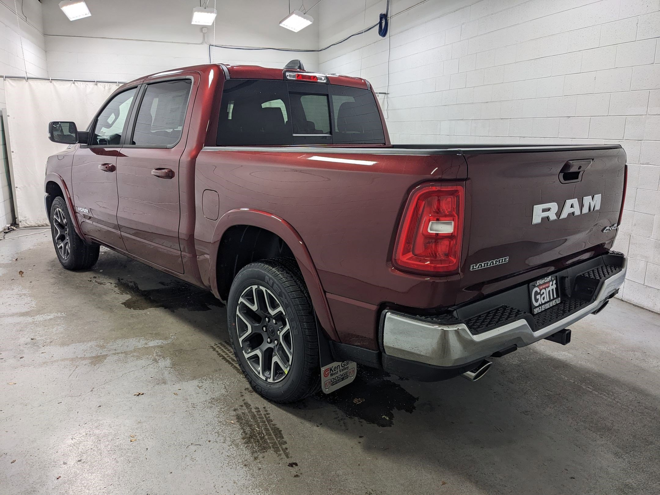 2025 Ram 1500 Laramie photo 4