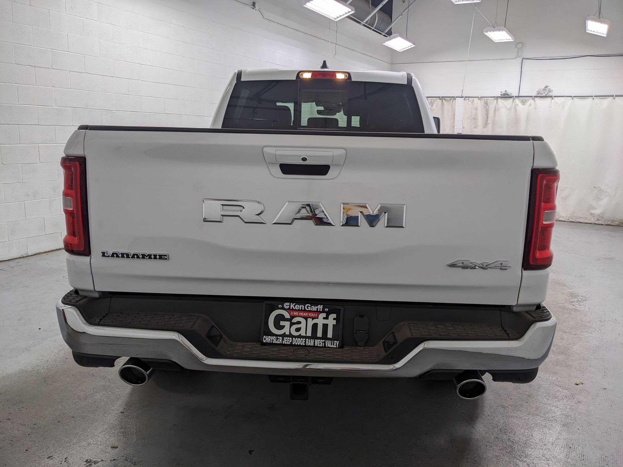 2025 Ram 1500 Laramie photo 3