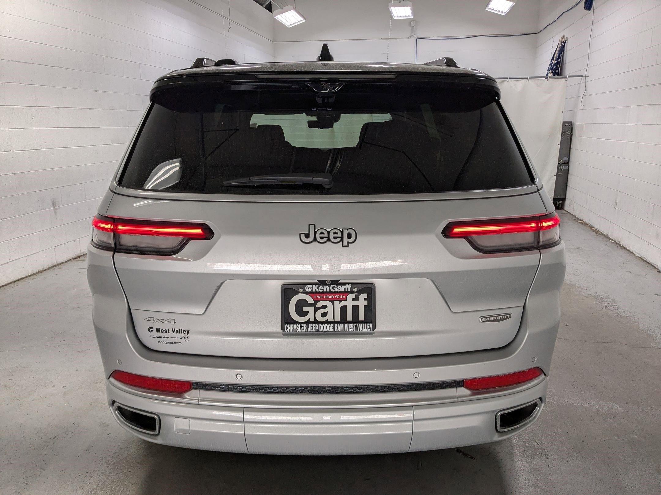 2024 Jeep Grand Cherokee L Summit photo 3