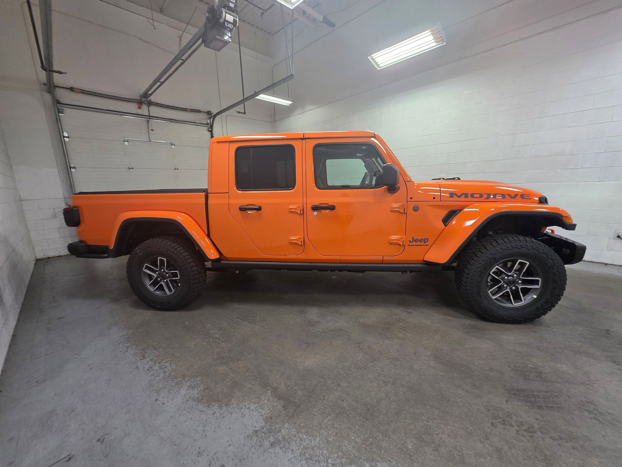 2025 Jeep Gladiator Mojave photo 2
