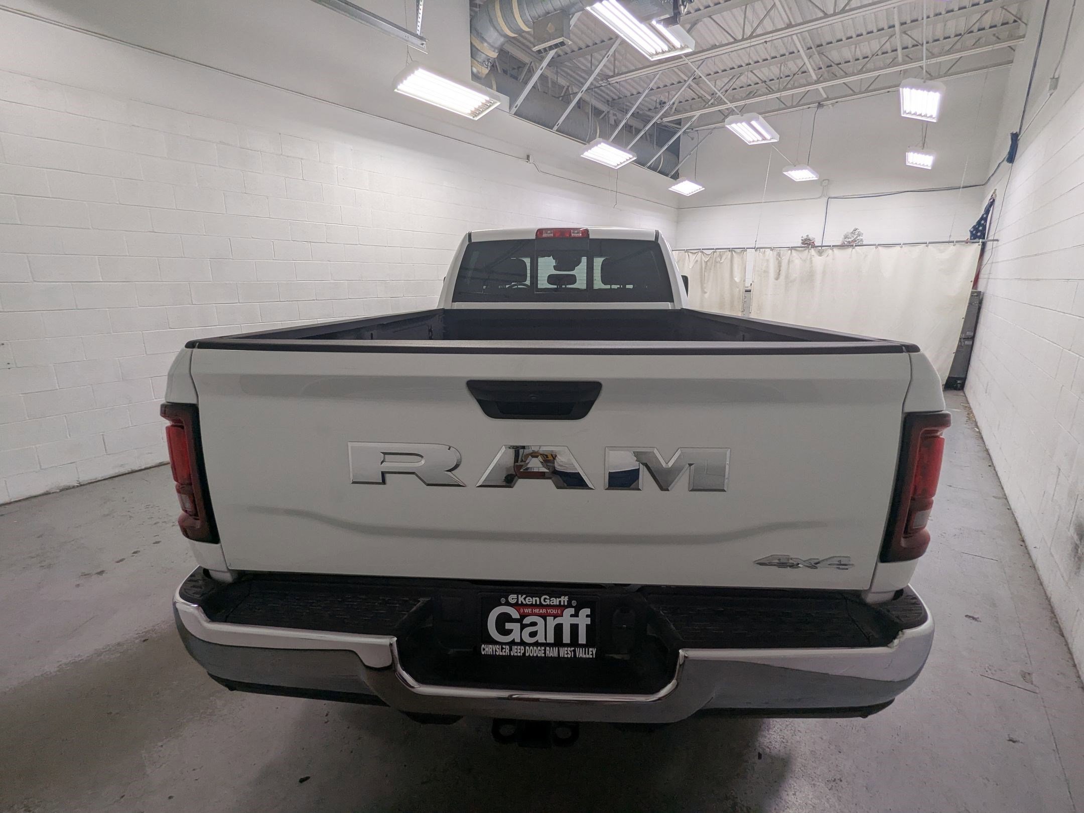 2025 Ram 3500 Tradesman photo 3