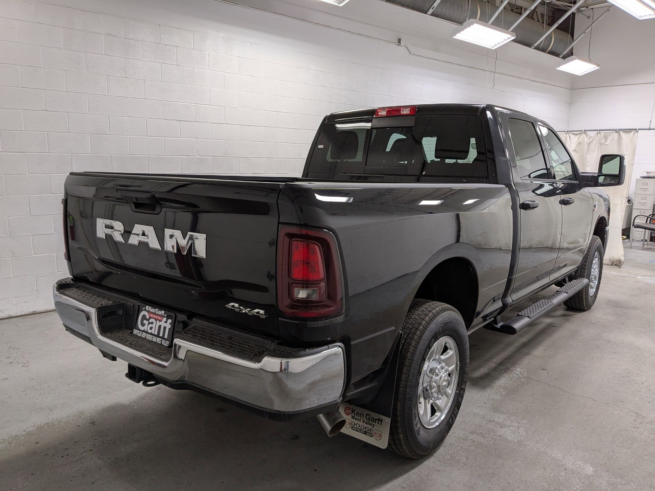 2025 Ram 3500 Tradesman photo 3