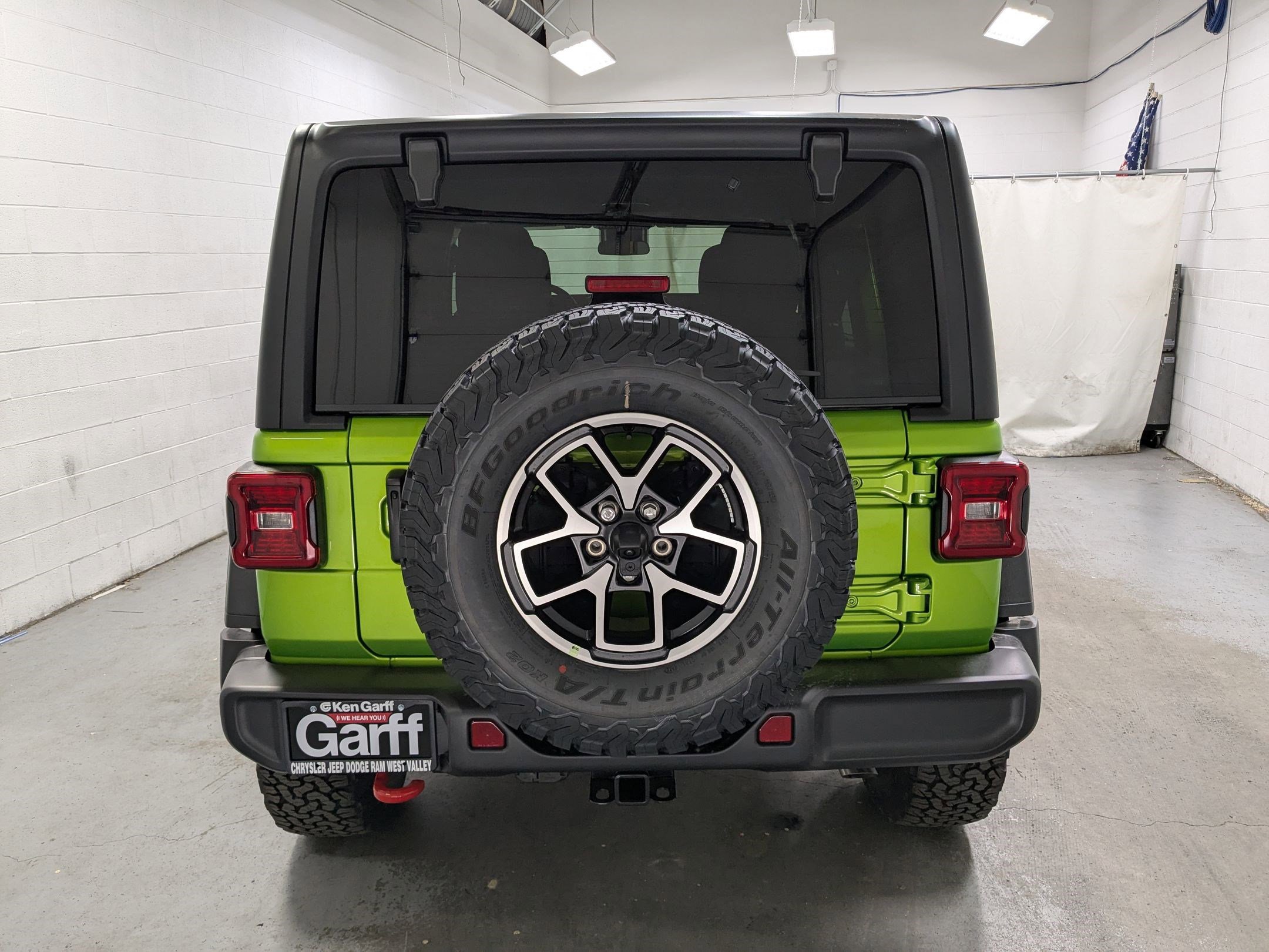 2025 Jeep Wrangler Rubicon photo 3