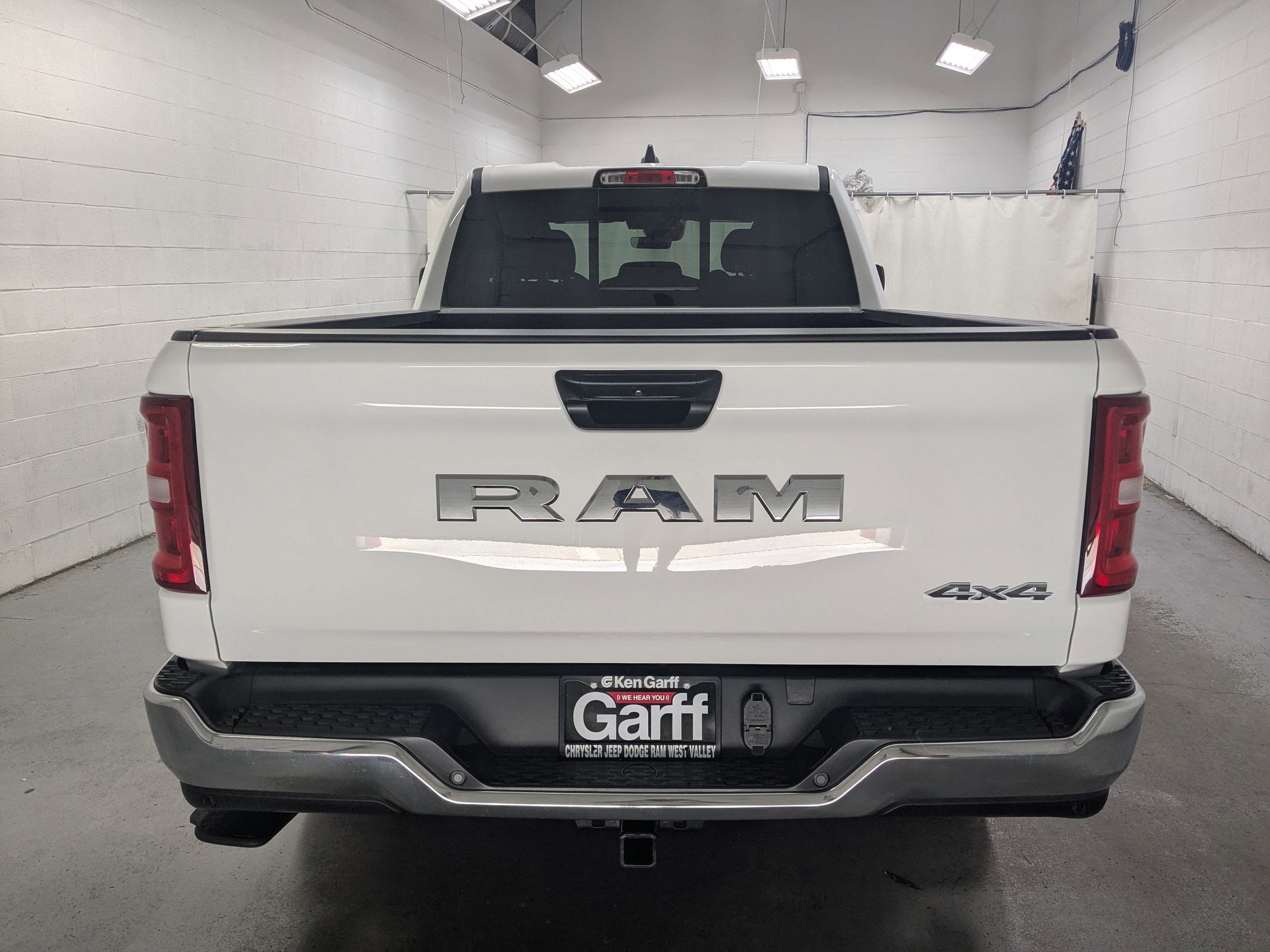 2025 Ram 1500 Tradesman photo 3