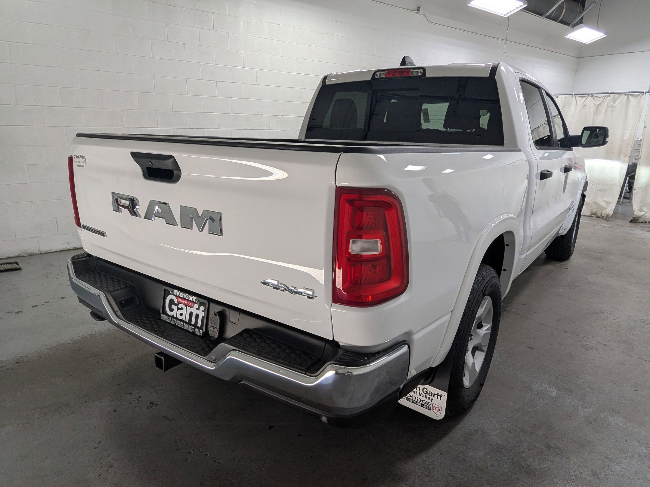 2025 Ram 1500 Big Horn photo 3