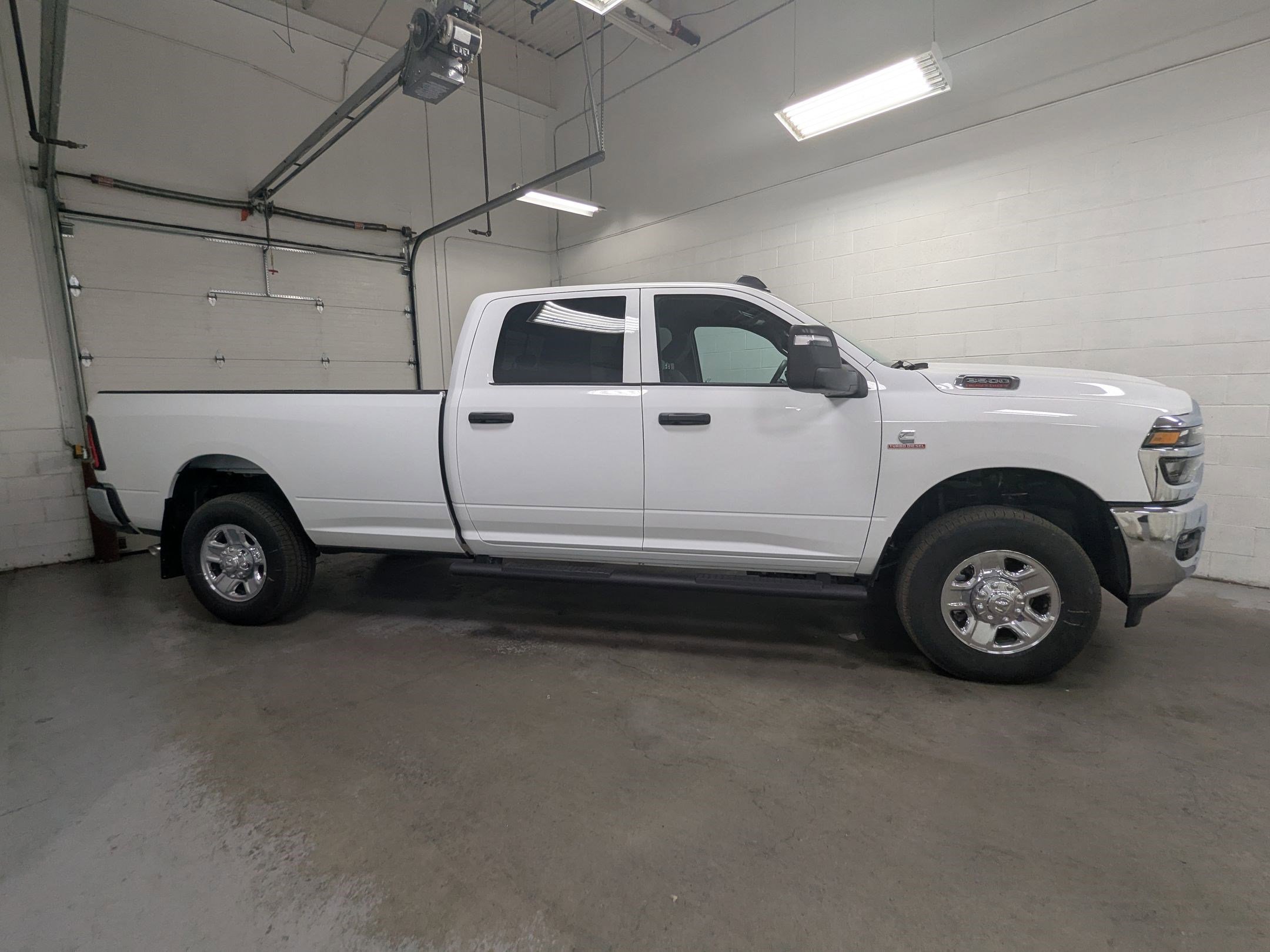 2025 Ram 3500 Tradesman photo 2
