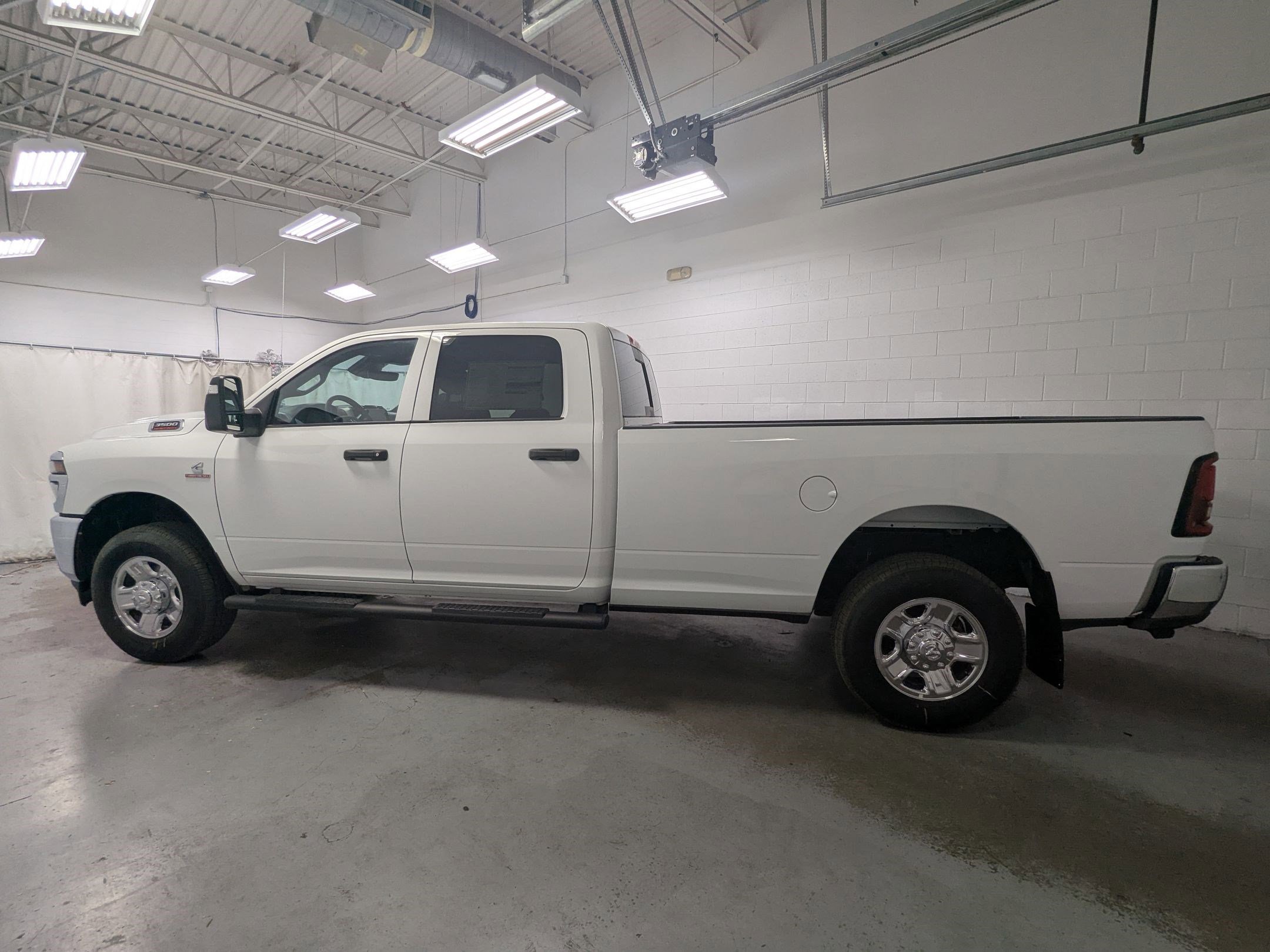 2025 Ram 3500 Tradesman photo 4