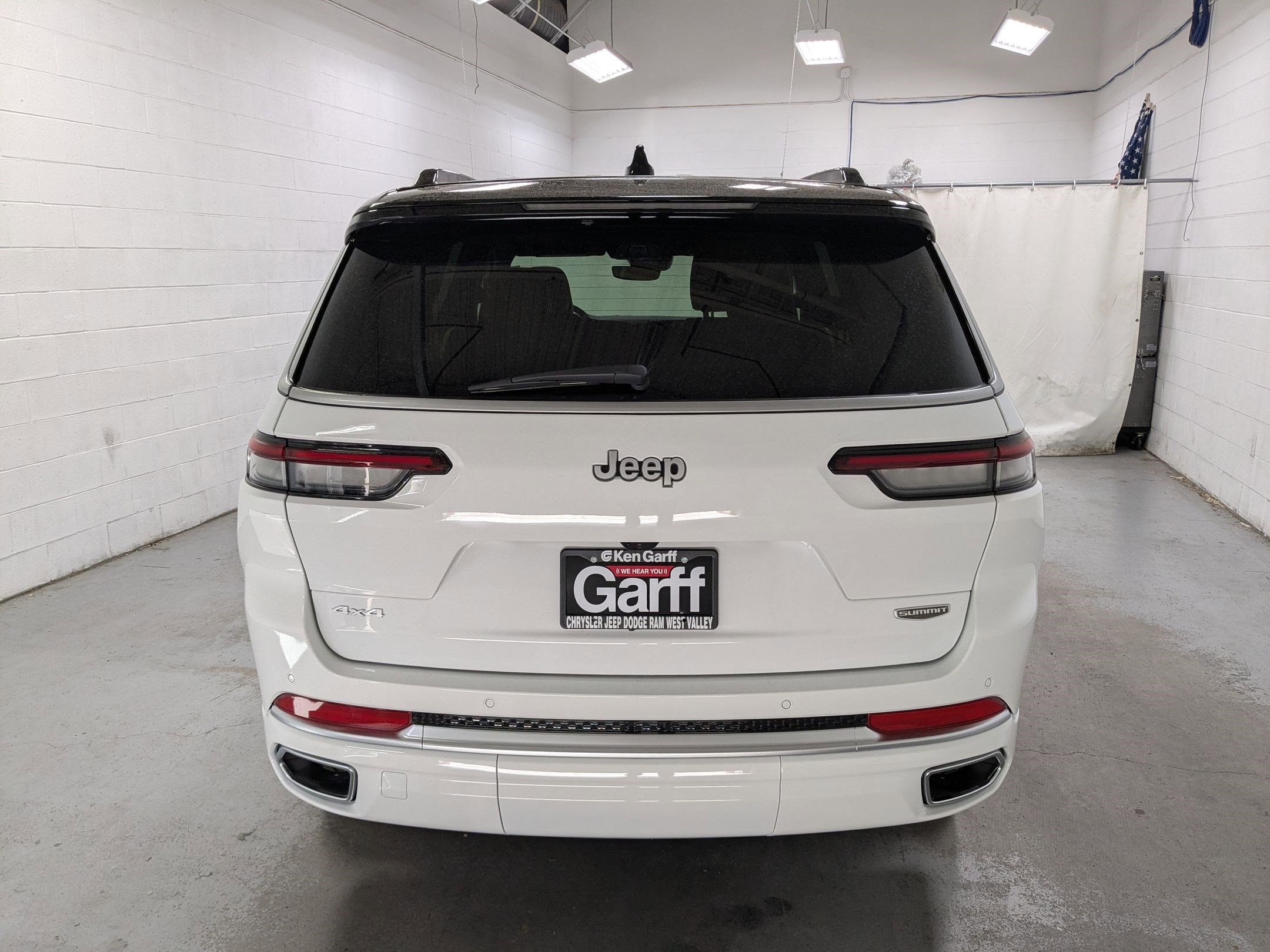 2025 Jeep Grand Cherokee L Summit photo 4