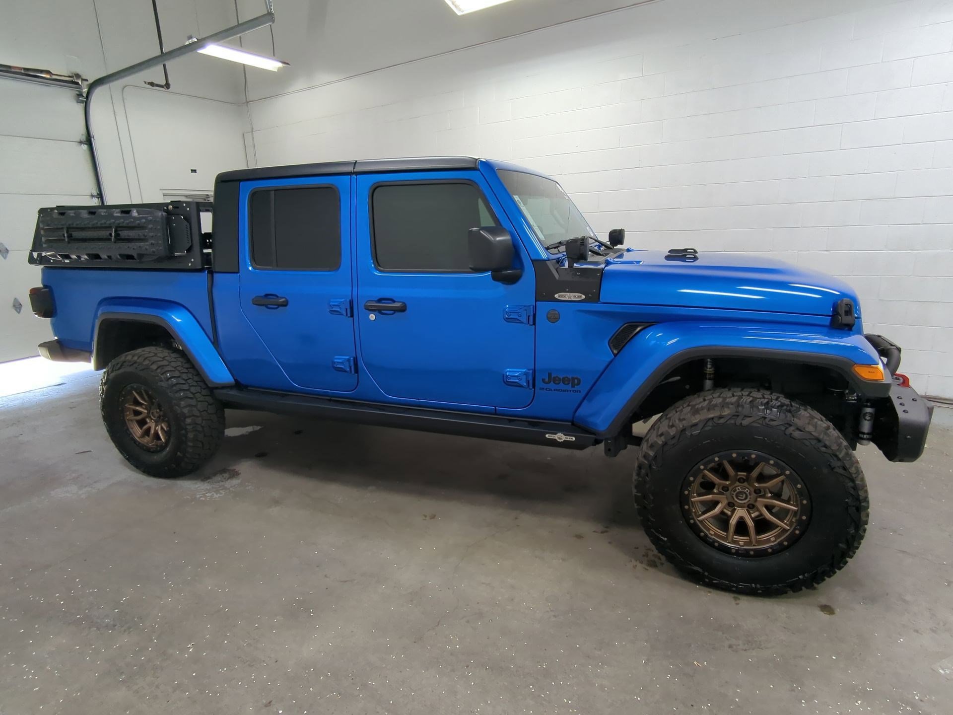 2024 Jeep Gladiator Sport S photo 2