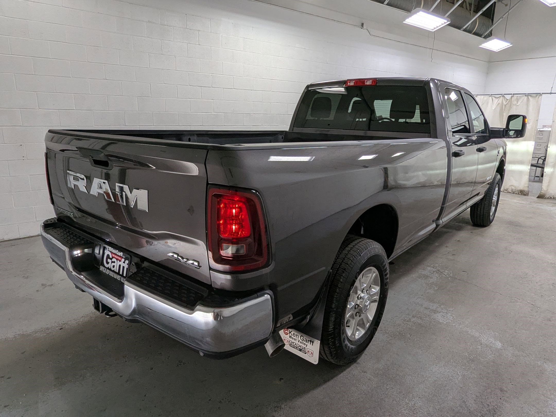 2025 Ram 3500 Big Horn photo 3