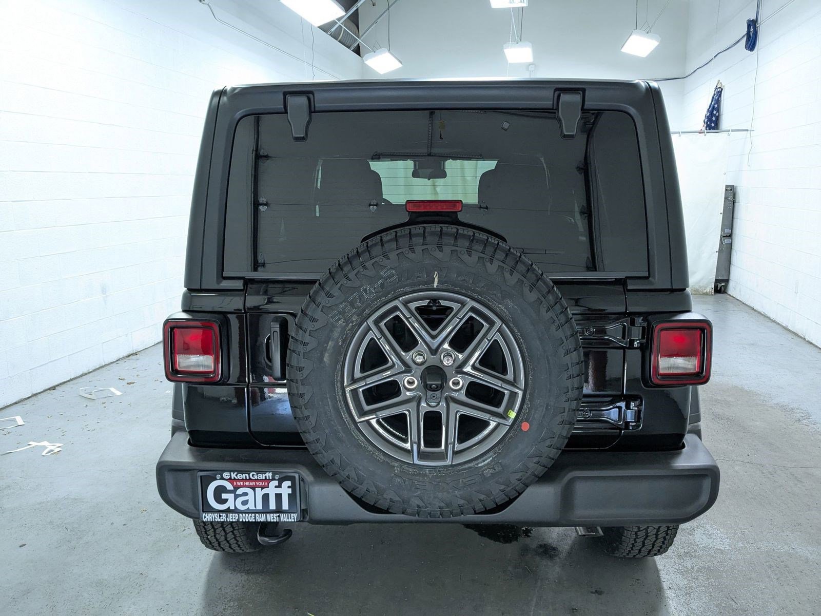 2025 Jeep Wrangler Sport S photo 3