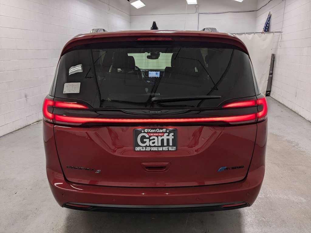 New 2025 Chrysler Pacifica Hybrid Premium S Appearance Pkg Hybrid Premium S Appearance Pkg FWD