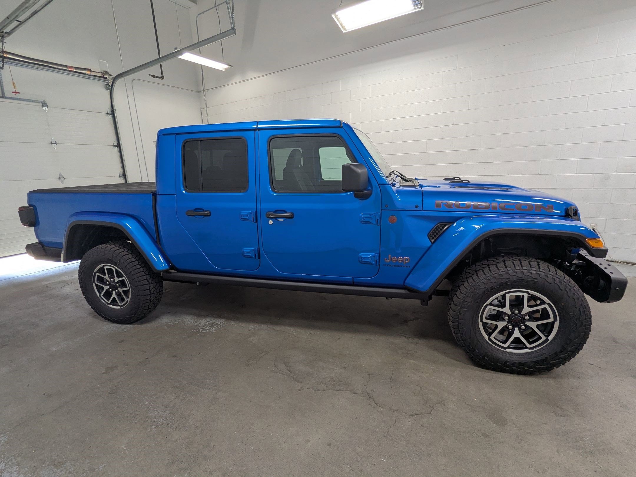 2025 Jeep Gladiator Rubicon photo 2