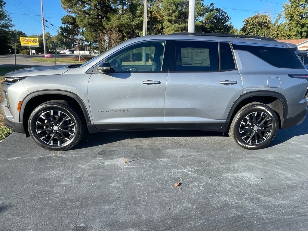 New 2026 Chevrolet Traverse LT SUV