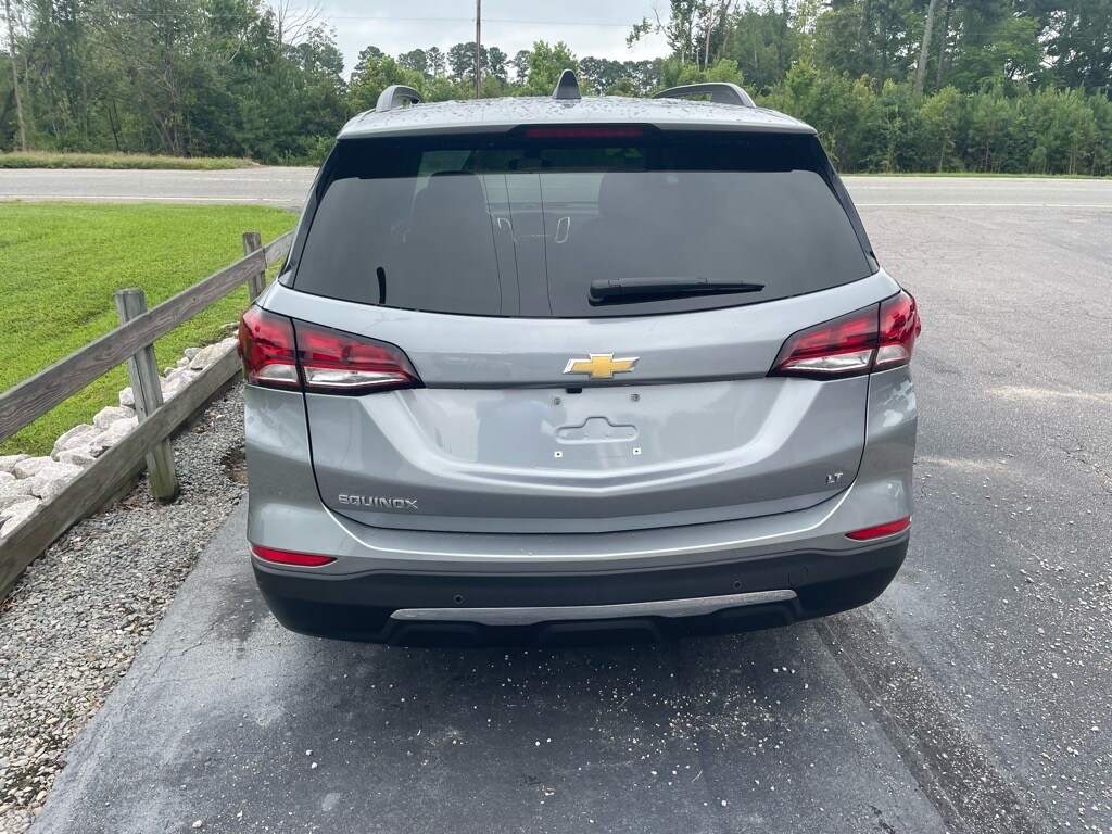 2024 Chevrolet Equinox LT photo 4