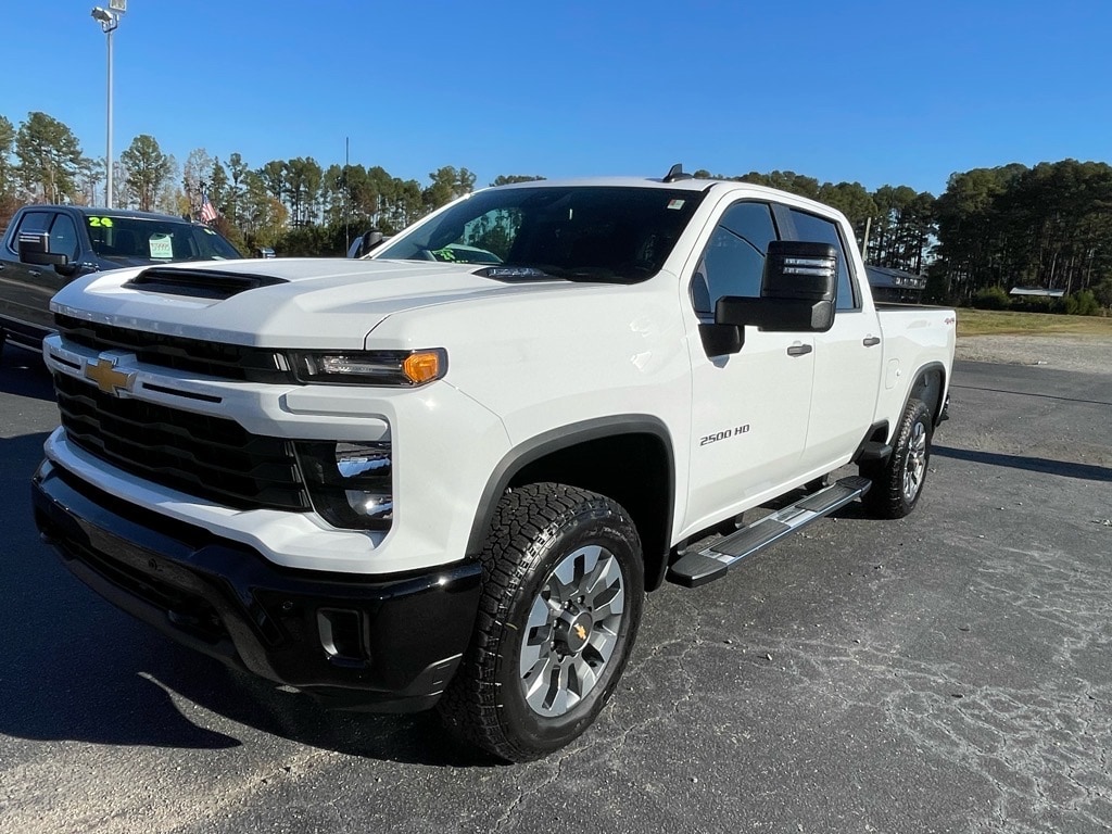 2026 Chevrolet Silverado 2500HD Custom's photo