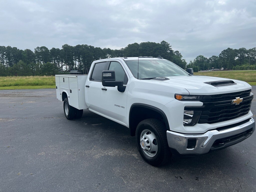2025 Chevrolet Silverado 3500HD Work Truck photo 4