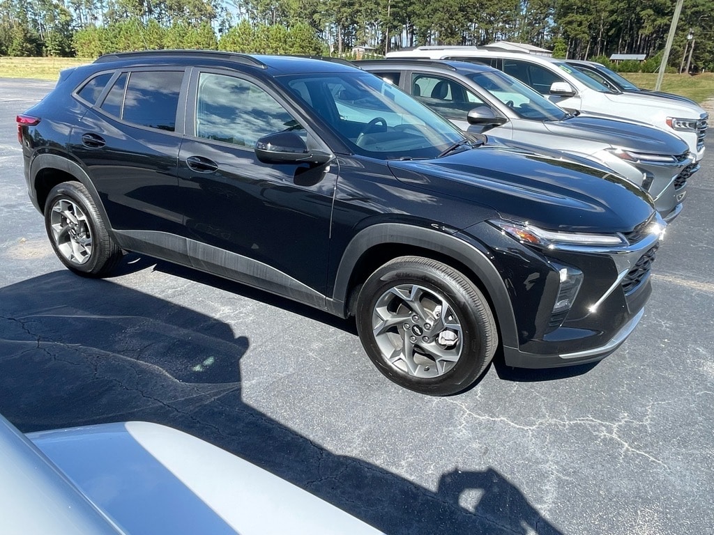 Used 2024 Chevrolet Trax LT LT Crossover