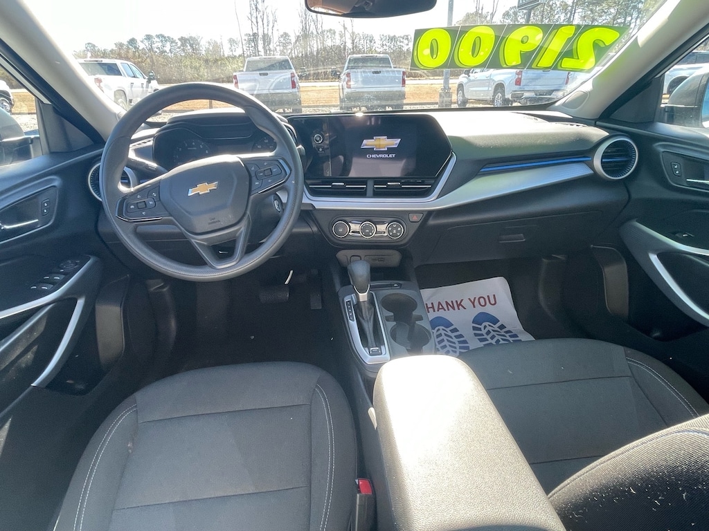 Used 2025 Chevrolet Trax LS LS Crossover