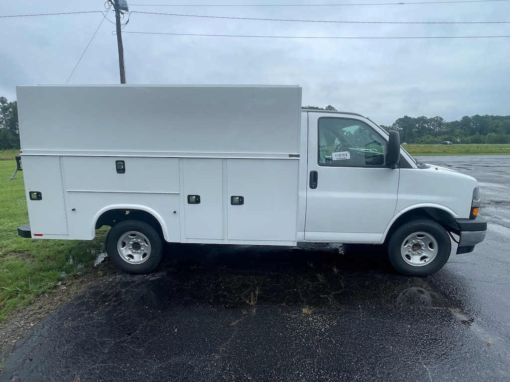 New 2026 Chevrolet Express Cutaway 3500 1WT Cutaway Van